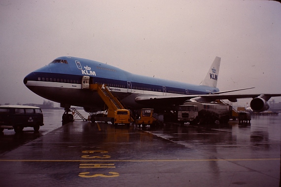klm-boeing-747-flughafen-wien-1980-ph-bub-foto-wolfgang-pilss
