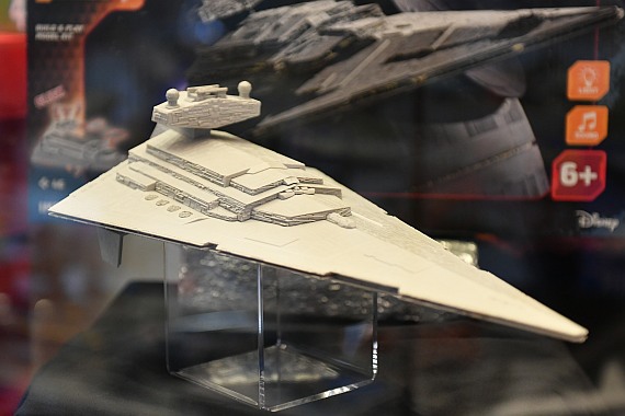 modellbaumesse-2016-huber-austrian-wings-media-crew-star-wars-sternenzerstoerer-dsc_0792 modellbaumesse-2016-huber-austrian-wings-media-crew-star-wars-sternenzerstoerer-dsc_0792