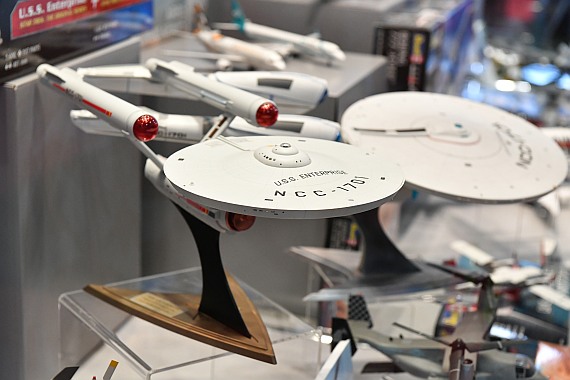 modellbaumesse-2016-huber-austrian-wings-media-crew-uss-enterprise-dsc_0844