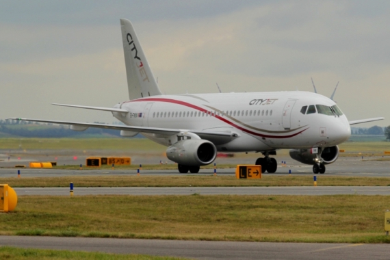suchoi-superjet-cityjet-ei-fwb-erstlandung-wien-12102016-foto-kevin-schrenk-fuer-austrian-wings_03 suchoi-superjet-cityjet-ei-fwb-erstlandung-wien-12102016-foto-kevin-schrenk-fuer-austrian-wings_03