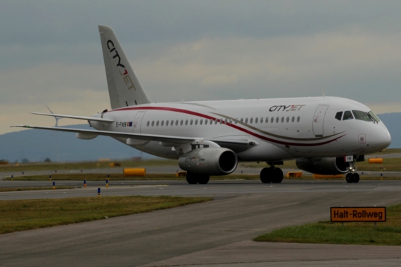 suchoi-superjet-cityjet-ei-fwb-erstlandung-wien-12102016-foto-kevin-schrenk-fuer-austrian-wings_05 suchoi-superjet-cityjet-ei-fwb-erstlandung-wien-12102016-foto-kevin-schrenk-fuer-austrian-wings_05