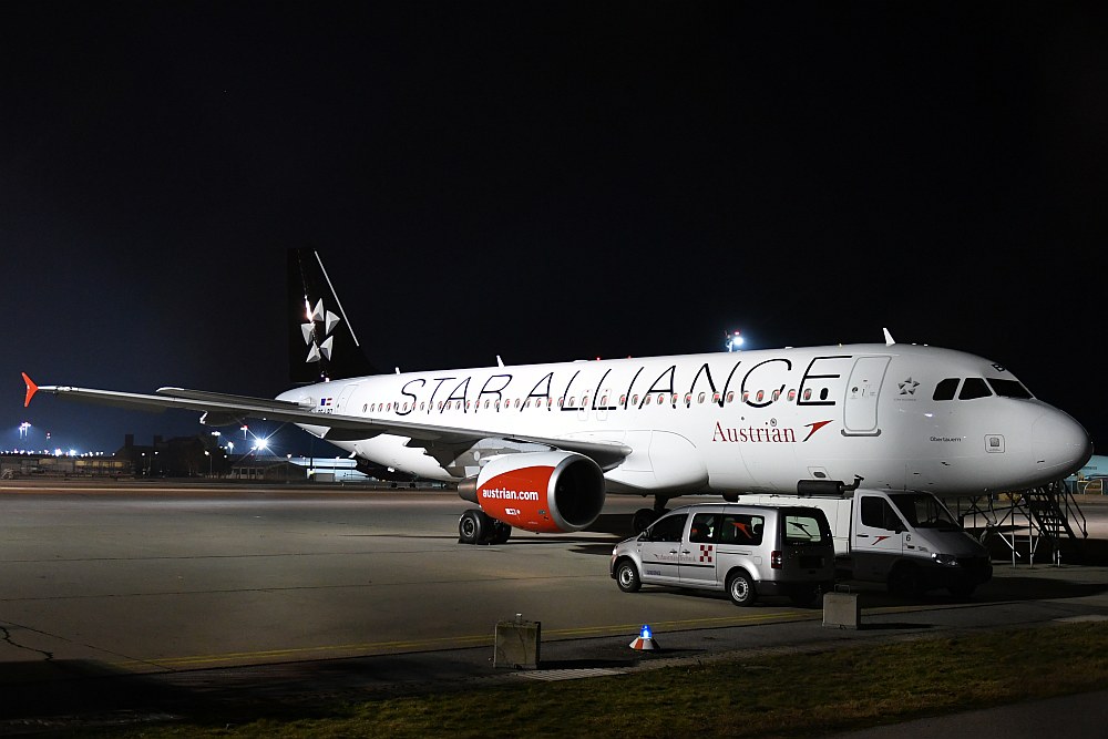 Nachtaufnahme_AUA_Austrian_Airlines_Airb