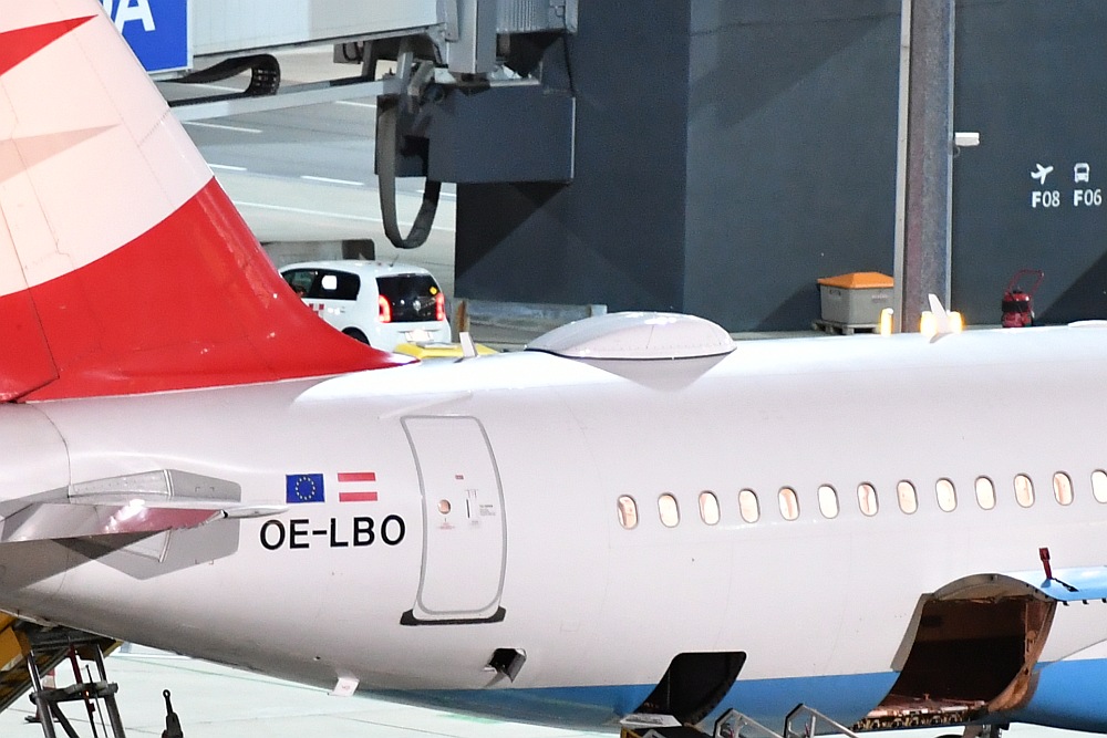 Erste AUA A320 mit ausgestattet Austrian Wings