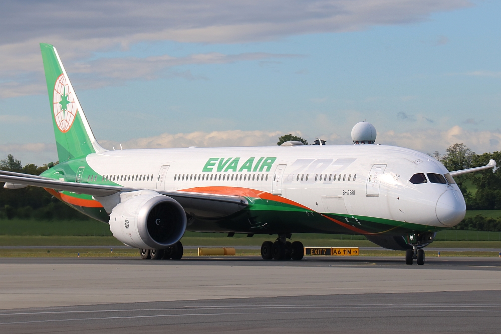 Fotobericht Eva Air Dreamliner In Wien Gelandet Austrian