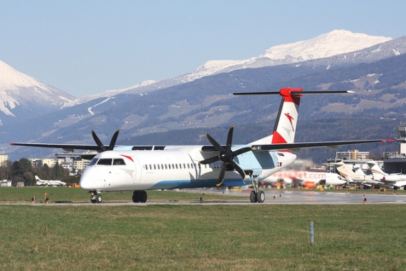 Die Maschine auf dem Rollweg in Innsbruck: Der Austrian Arrows Schriftzug wurde bereits entfernt - Foto: Christian Schöpf