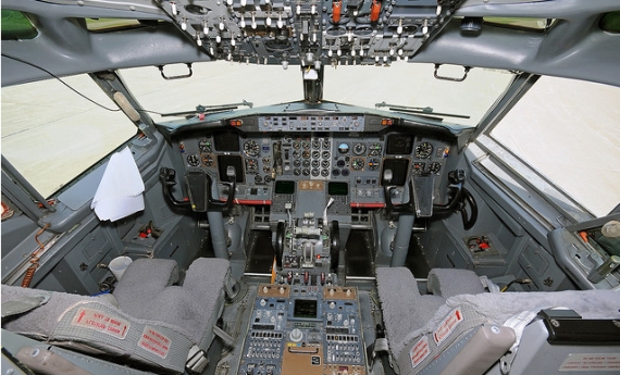 Cockpit einer Boeing 737-300 - Foto: ZVG