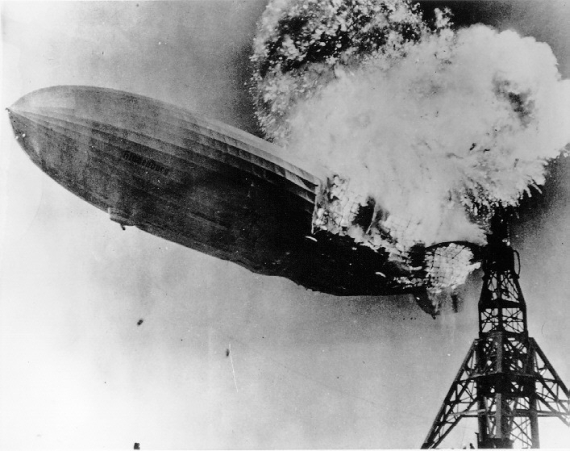 Originalaufnahme vom Absturz der Hindenburg - Foto: Gus Pasquerella