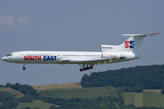 Eine TU-154 der Dagestan Airlines (South East) bei der Landung in Wien; dieses Flugzeug musste am 4. Dezember 2010 in Moskau notlanden - Foto: Thomas Posch (für eine größere Darstellung klicken Sie bitte auf das Bild)