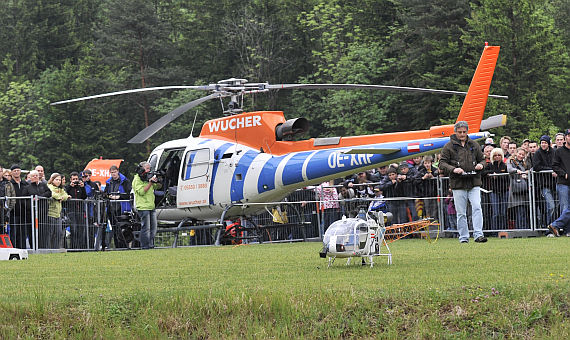 Ecureuil und Modell-"Lama" - Foto: Wucher Helicopter