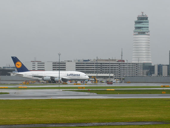 Im August wahrscheinlich wieder in Wien zu Besuch, hoffentlich bei besserem Wetter: A380 der Deutschen Lufthansa - Foto: Austrian Wings Media Crew