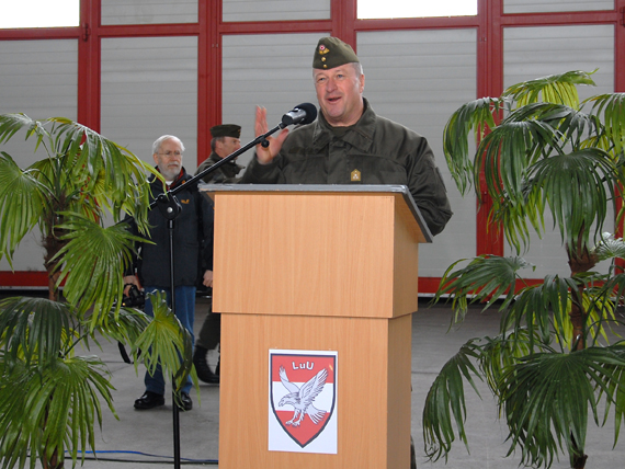 Generalleutnant Mag. Günther Höfler bei seiner Rede - Foto: Austrian Wings Media Crew