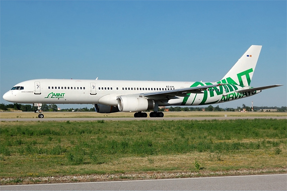 Rak Airways hat für die Wien-Flüge eine Boeing 757-200 der Mint Airways angemietet - Foto: Donato Bolelli