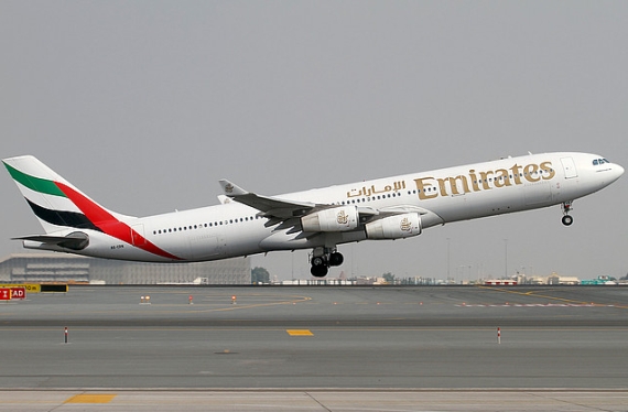 Ihre Fahrwerke werden von Lufthansa Technik gewartet: A340-400 von Emirates - Foto: Konstantin von Wedelstädt