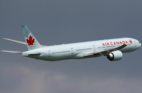 Boeing 777-300ER von Air Canada im Steigflug - Foto: Konstantion von Wedelstädt