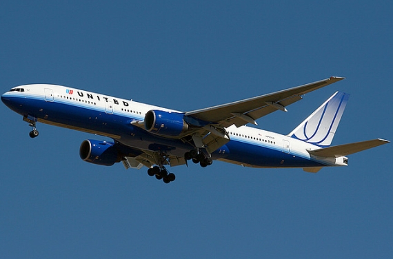 Boeing 777 von United im Landeanflug - Foto: Konstantin von Wedelstädt