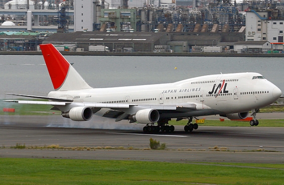 Weltweit setzten lediglich ANA und JAL (Bild) die 747 auf Kurzstrecken ein; hier eine solche 747-400D, zu erkennen an den fehlenden Winglets - Foto: Konstantin von Wedelstädt
