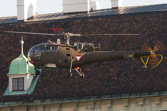 Alouette III bei der Landung am Heldenplatz anlässlich des Nationalfeiertages 2010 - Foto: Markus Dobrozemsky