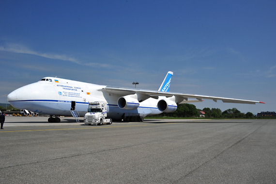Trifft morgen wieder in Linz ein: Antonov AN 124 - Foto: Austrian Wings Media Crew