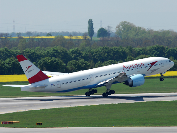 Die AUA 777 mit dem Kennzeichen OE-LPB beim Start - Foto: Austrian Wings Media Crew