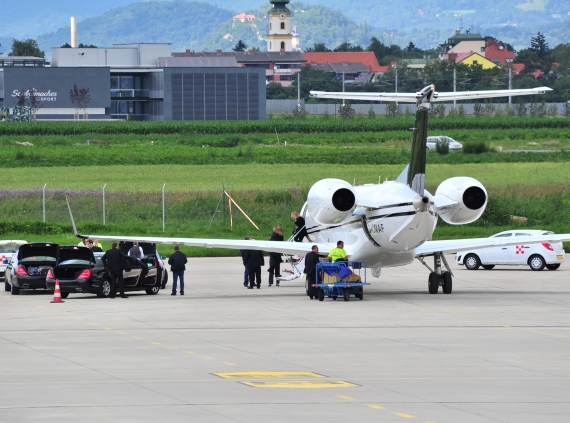 Die Eagles verlassen ihren VIP-Jet - Foto: Austrian Wings Media Crew