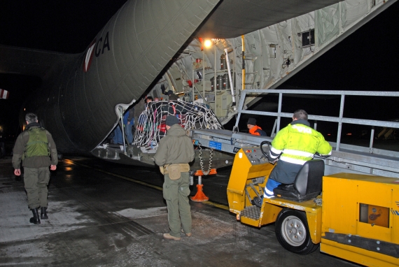 Das Gepäck lagerte im Heck der Maschine - Foto: Austrian Wings Media Crew
