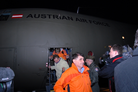 Großer Medienrummel bei der Ankunft - Foto: Austrian Wings Media Crew