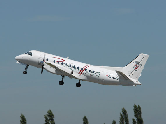 Saab 340 der Robin Hood beim Start - Foto: P. Radosta / Austrian Wings