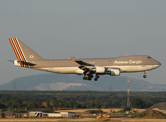 Die letzte ihrer Art: 747-400F von Asiana Cargo in der alten Bemalung