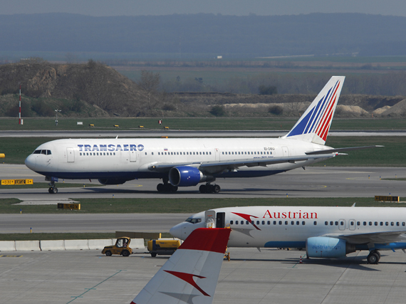 Boeing 767-300ER von Transaero auf dem Weg zur Piste 16 - Foto. P. Radosta / Austrian Wings