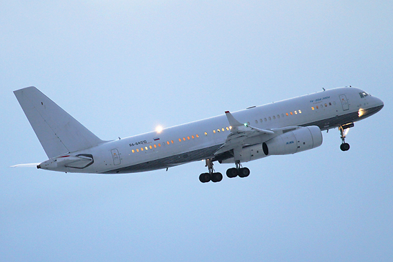 Pünktlich verließ die Tupolev den Flughafen - Foto: R. Reiner - Austrian Wings