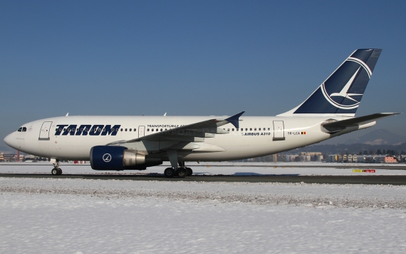 Tarom - hier ein A310 der Airline in Salzburg - soll privatisiert werden - Foto: R. Reiner / Austrian Wings
