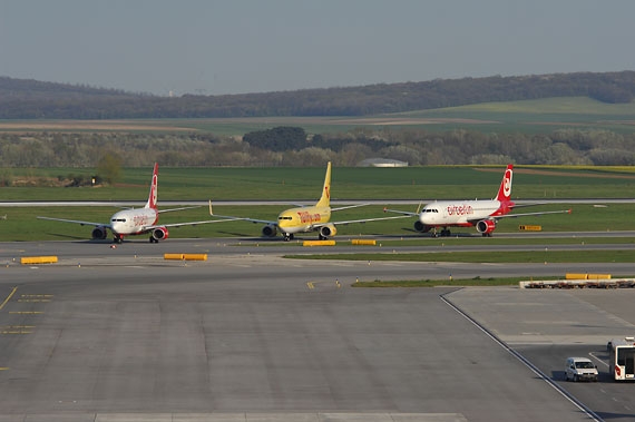 Im April vergangenen Jahres verwandelten sich Europas Flughäfen aufgrund der Aschewolke in Flugzeugparkplätze - Foto: Austrian Wings Media Crew