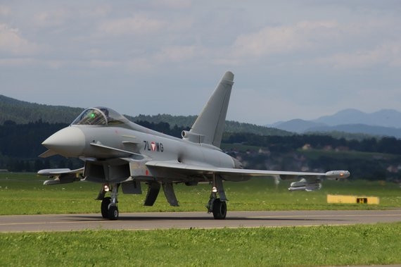 Eurofighter des Bundesheeres beim Rollen - Foto: Anton Wildberger