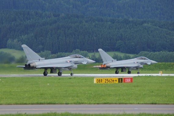 Zwei Eurofighter (im Fachjargon "Rotte" genannt) beim Formationsstart - Foto: Anton Wildberger