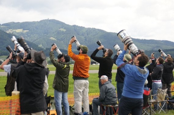 786 registrierte Spotter und 400 akkreditierte Journalisten machten während der beiden Tage Millionen Bilder; auch Austrian Wings berichtete selbstverständlich topaktuell aus Zeltweg - Foto: Anton Wildberger
