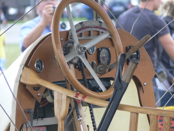 Das "Cockpit" des Bischof "Autoplan" - Foto: Franz Zussner