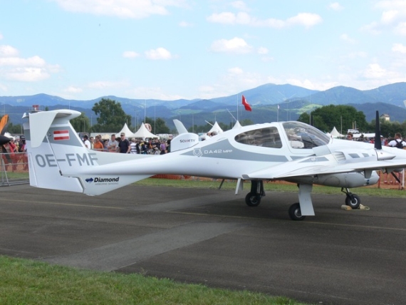 Diamond Aircraft präsentierte sich unter anderem mit dieser DA42 Twin Star - Foto: Franz Zussner