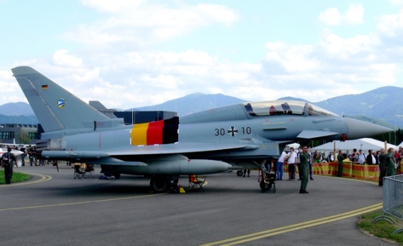 Eurofighter-Doppelsitzer der deutschen Luftwaffe in Zeltweg; ursprünglich hätte auch Österreich sechs Doppelsitzer erhalten sollen; aufgrund undurchsichtiger politischer Entscheidungen wurden die Maschinen jedoch storniert - Foto: Franz Zussner