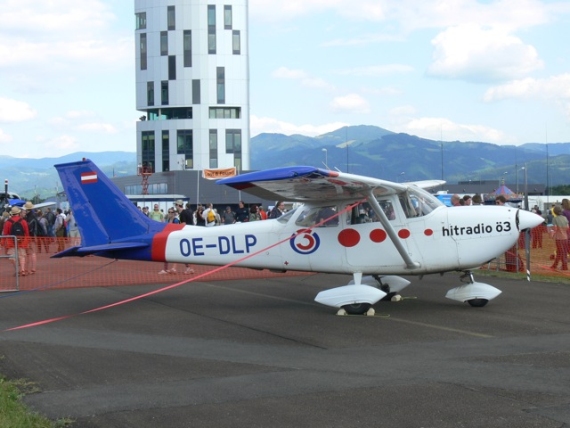 Der Ö3-Verkehrsflieger am Boden; wäre er geflogen, hätte er in und rund um Zeltweg jede Menge Verkehrsbehinderungen zu melden gehabt - Foto: Franz Zussner