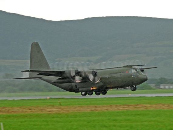 C-130 Hercules des Bundesheeres beim Start - Foto: P. Radosta / Austrian Wings