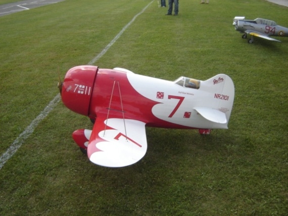 Die Gee Bee war extrem anspruchsvoll zu fliegen, ihre Aerodynamik am ehesten mit "intressant" zu beschreiben Die Gee Bee war extrem anspruchsvoll zu fliegen, ihre Aerodynamik am ehesten mit "intressant" zu beschreiben