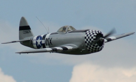 Die P 47 "Thunderbolt" fällt in die Kategorie "Warbird" Die P 47 "Thunderbolt" fällt in die Kategorie "Warbird"
