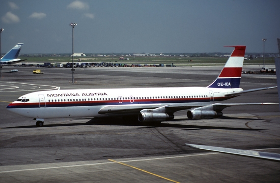 New York wurde bis zuletzt von Montana Austria im Passagierverkehr angeflogen; unser Bild zeigt die OE-IDA, Montanas einzige 707-300, im August 1979 im Flughafen New York JFK - Foto: Aris Pappas