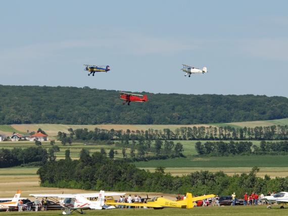 Beeindruckende Flugmanöver garantiert die Airshow am Spitzerberg - Foto: P. Radosta / Austrian Wings