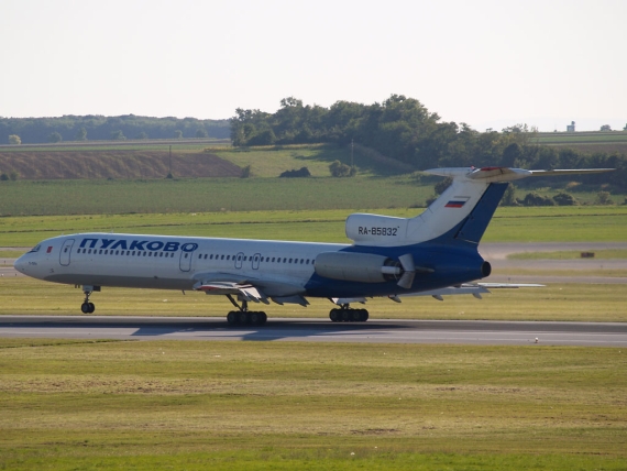 Die russische Pulkovo Airlines war der letzte Betreiber, der die TU 154 regelmäßig nach Wien einsetzte; hier ein Bild von der Landung auf der Piste 16 im Sommer 2006 - Foto: Austrian Wings Media Crew