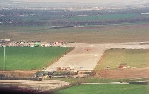 Anflug auf die Piste 36 anlässlich des Jubiläumsflugtages im Jahr 1997 - Foto: P. Radosta / Austrian Wings