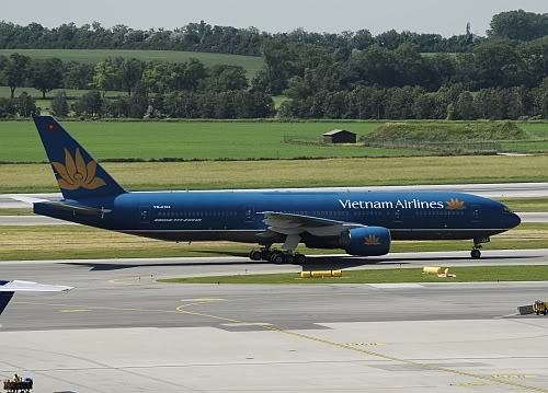 Boeing 777-200 von Vietnam Airlines in Wien - Foto: P. Radosta / Austrian Wings