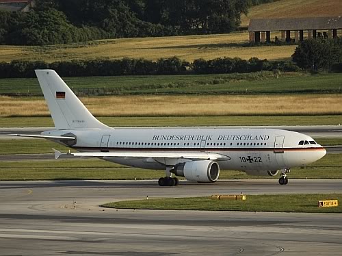 Die "10+22", mit der die deutsche Kanzlerin Angela Merkel im Juni 2008 nach Wien reiste, wurde bereits zum Verkauf ausgeschrieben - Foto: P. Radosta / Austrian Wings